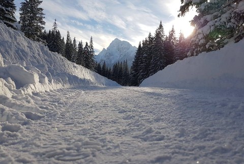 FOTO: V deviatich obciach platí mimoriadna situácia. Pomáhajú aj hasiči
