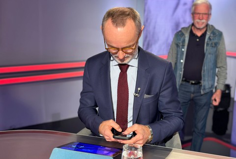 b7404fee-488a-4bc2-bfb7-669f0c39183d