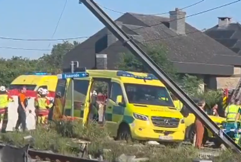 Vlak narazil do školského autobusu v Belgicku 2