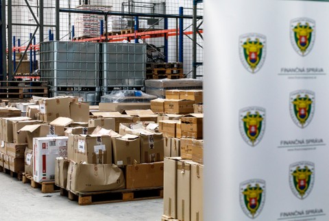 Bratislava FS falzifikáty parfumy zachytenie médiá fejkove parfumy (4)