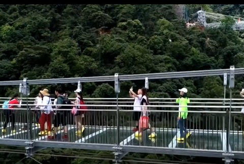 Sklenený most v číne