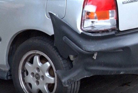 Ukradol kľúče od auta, bol opitý a takmer zrazil policajta. Neporiadny vodič mal len 16 rokov