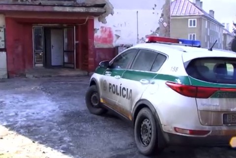 V bytovke našli dve mŕtve telá
