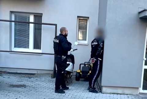 Z streľbu mu hrozí 10-ročné väzenie.