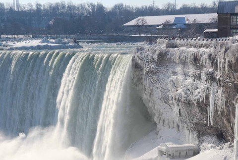 Niagarské vodopády zamrzli zima1