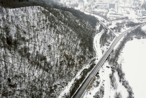 Most na frekventovanom ťahu je poškodený. Po jeho uzavretí, čaká vodičov 200 km obchádzka