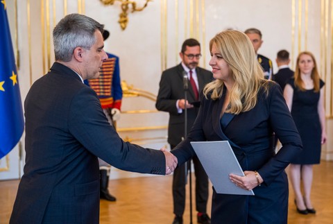 20223108_prezidentka_profesori_06896690