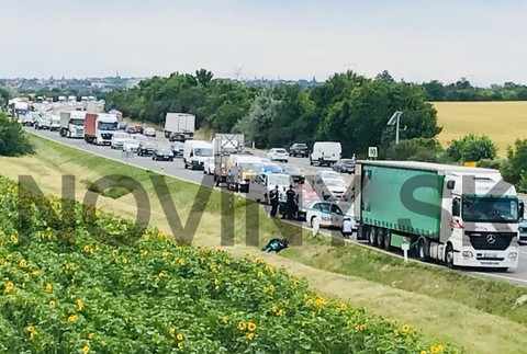 Na diaľnici D1 našli v kamióne migrantov. Podľa informácií TV JOJ o nich vodič nevedel