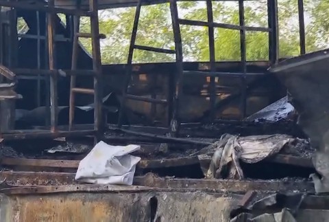 autobus po požiari v Indii