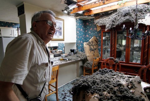 Následky série ničivých Tornád v USA