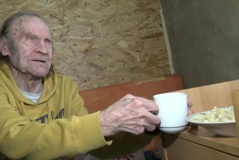 [multi] Ocenený_chlapec 3937 (cropped)