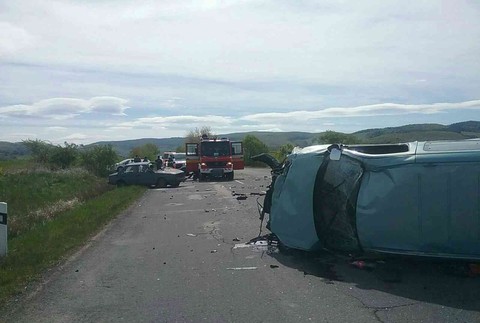 Pri obci Pliešovce došlo k vážnej dopravnej nehode. Na mieste zasahuje aj vrtuľník záchranárov 