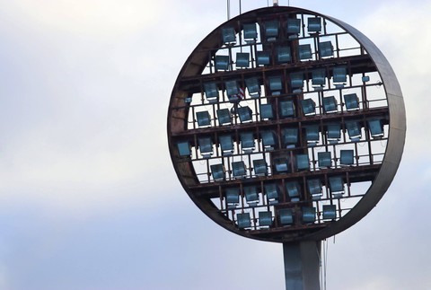 Futbalový štadión príde o 40-ročné lízatká. Tribúna je dôležitejšia