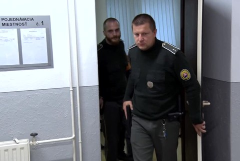 Priateľku topil v studenom potoku, udieral ju a vyhrážal sa jej smrťou. O osude Romana rozhodol súd