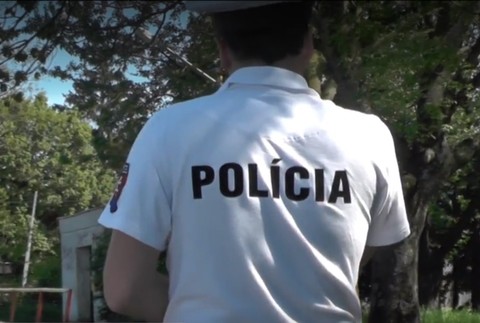 Vodiči pozor. Vytrubovanie, vybrzďovanie či prostredník z okna vás môže vyjsť draho