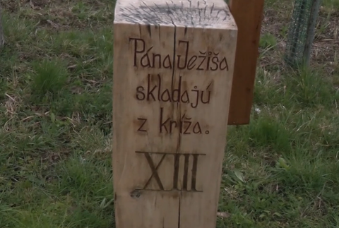 Veľkonočné sochy u rezbára  2