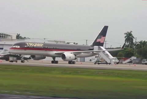 lietadlo trump orban