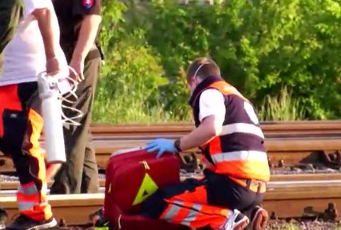 Boj o život po zrážke vlakom