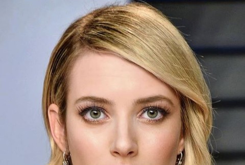 Amanda Seyfried & Emma Roberts