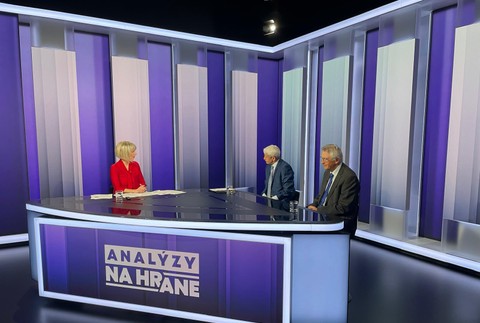 ANALÝZY Na hrane s Mikulášom Dzurindom a Ivanom Šimkom
