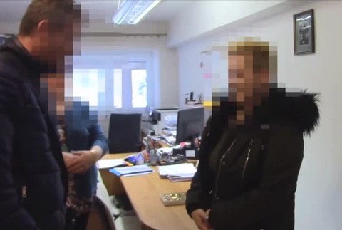 NAKA rieši kuriózny prípad korupcie. Pár stoviek eur malo vykúpiť syna z nehody