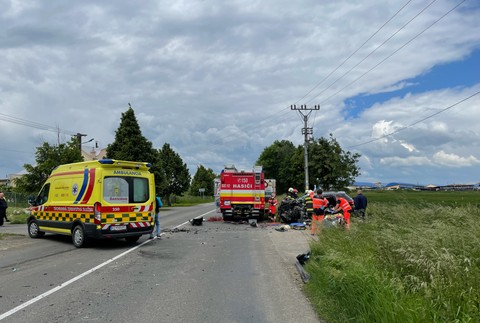 Po čelnej zrážke pomáhali leteckí záchranári