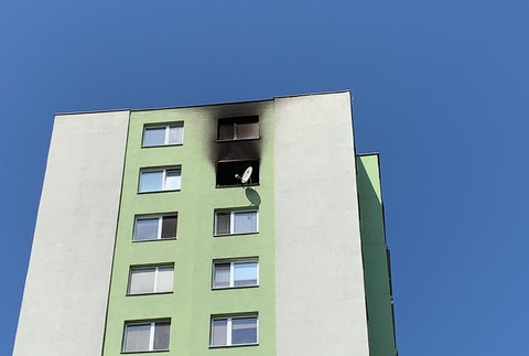 Pri požiari bytu v bratislavskej Rači vyhasli dva životy