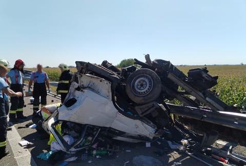 Dopravná nehoda na R7 (3)