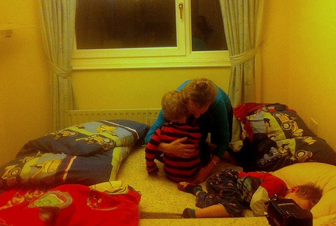 Boórová babka deti posteľ