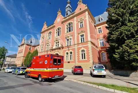 Bomba na súdoch (2)