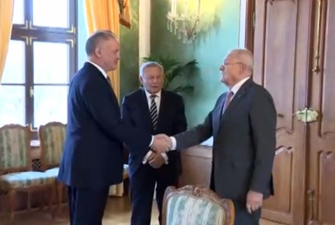 Nakuknite do prezidentského menu. Kiska obedoval so svojimi predchodcami 