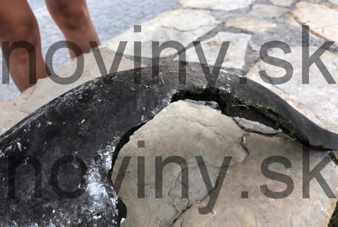 Výbuch v muničnom sklade na severnom Cypre poškodil neďaleký hotel