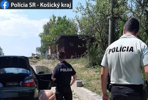 Polícia ráno zasahovala v Košiciach. Peter sa na ulici vyhrážal trom mužom, že im ublíži