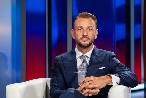 Matúš Šutaj Eštok v Politika 24