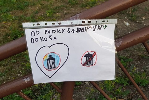 Odkazy na sídlisku