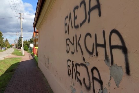 Posprejovaný kostol4018