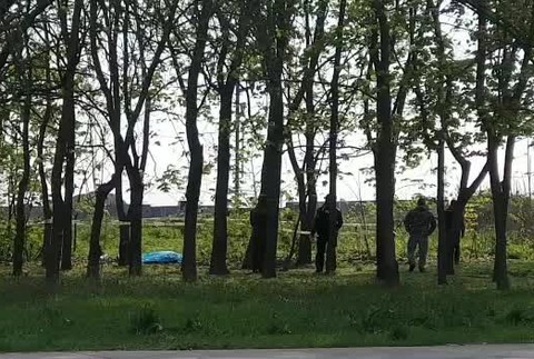 [multi] Rušňovodič spozoroval telo muža. 2359