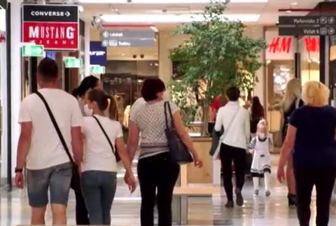 Život sa vracia do normálu