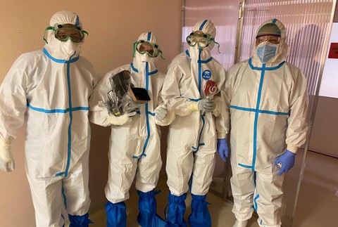 Štáb TV JOJ v červenej zóne