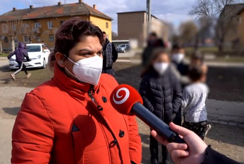 [multi] Policajt mal zbiť dieťa 3485