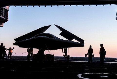 Lietadlo X-47B robot - zabijak 2