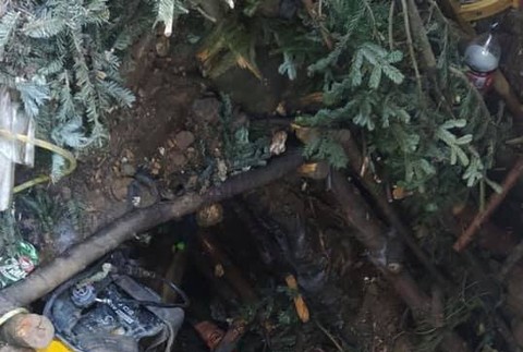 Mužov, ktorí sa udusili v štôlni, stále nevytiahli.