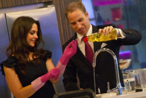 William a Kate v kuchyni  dvojníci