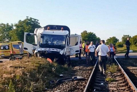 zrážka smetiari vlak 5