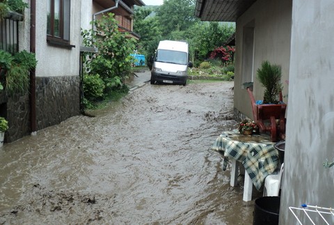 Záplavy v obci Častá