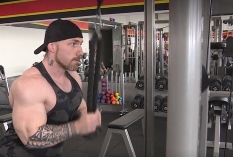 Osobný tréner radí, ako sa vyrysovať do plaviek