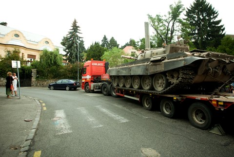 Hlina tank na nákladiaku2