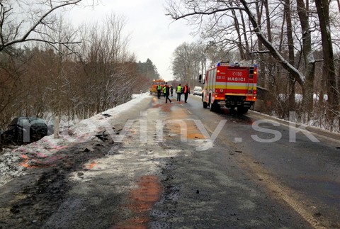 Nehoda autobusu Záhorie traja zranení