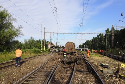 Vykoľajenie vlaku v Trnovci nad Váhom 