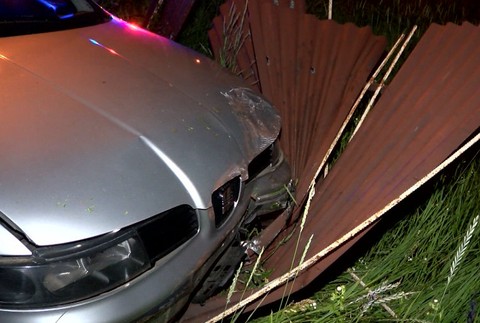 Opitý vodič vyletel s autom z cesty. Podľa informácií TV JOJ ide o muža, ktorý pôsobil na okresnom súde